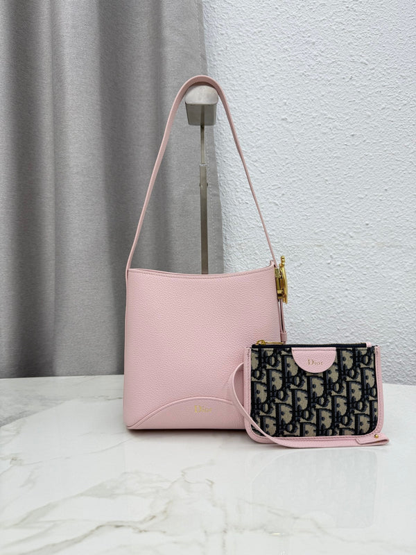 CD 2026 Medaillon Bucket Bag 19.5cm Calfskin