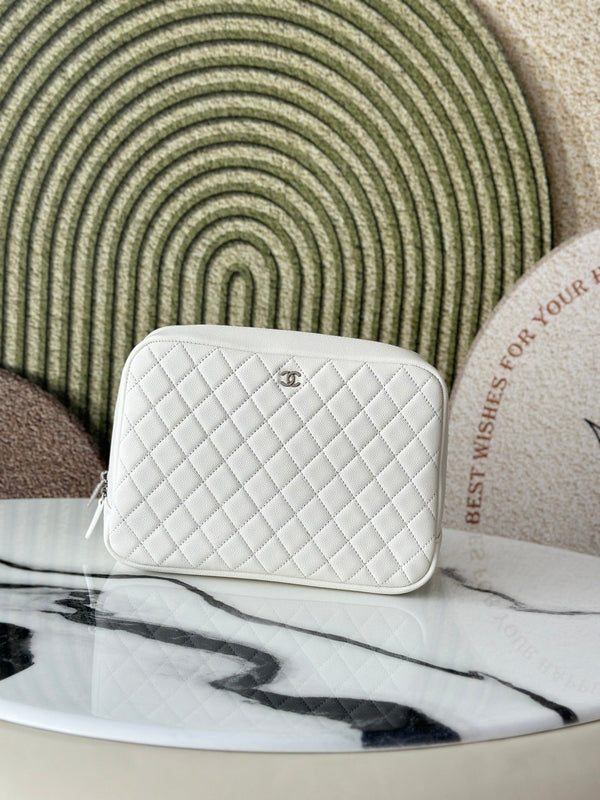 CC Classic Pouch CC Logo Diamond Quilted White Caviar Calfskin