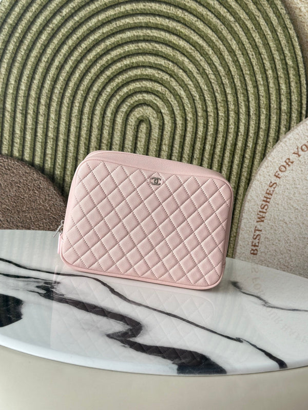 CC Classic Pouch CC Logo Diamond Quilted Pink Caviar Calfskin