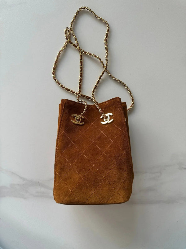CC 2026 Bucket Bag 18cm Lambskin Suede Denim