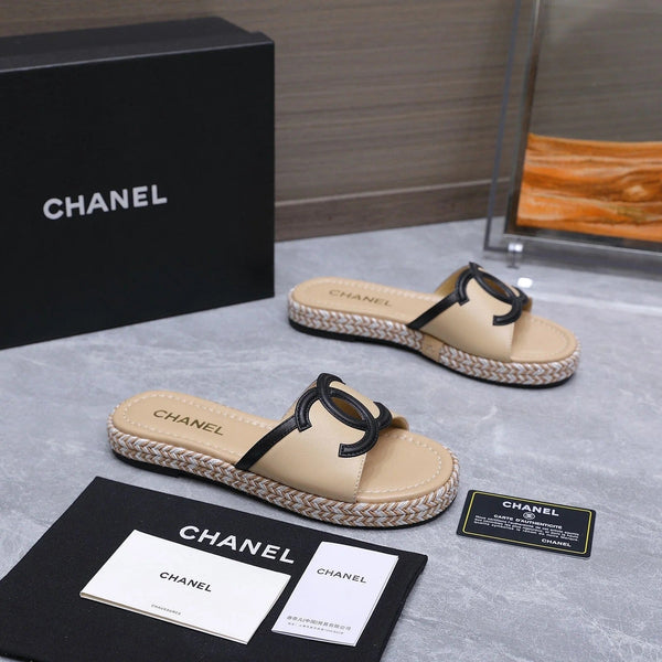CC 2026 Slippers Beige Sheepskin 758401