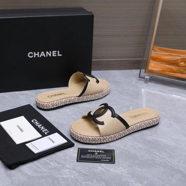 CC 2026 Slippers Beige Sheepskin 758401
