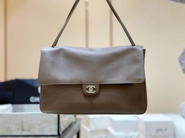 Chanel 2026 Maxi Flap Bag 29cm Light Brown Grained Calfskin