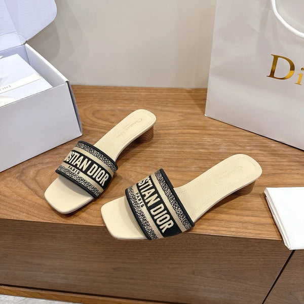 CD 26s Square - Toed Sandals Canvas Cowhide 685446