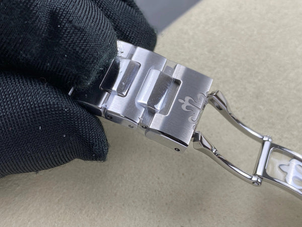 Patek Philippe Nautilus 35mm Blue Dial Sliver Case