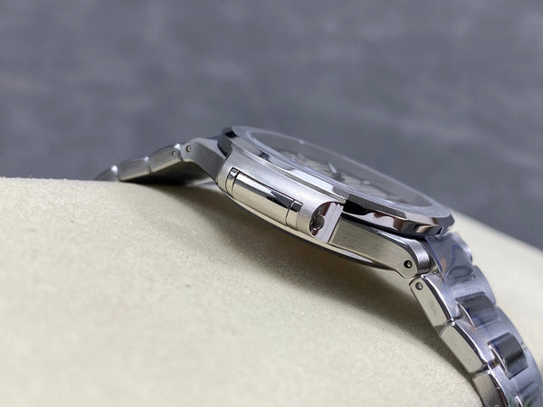 Patek Philippe Nautilus 35mm Cream Dial Sliver Case