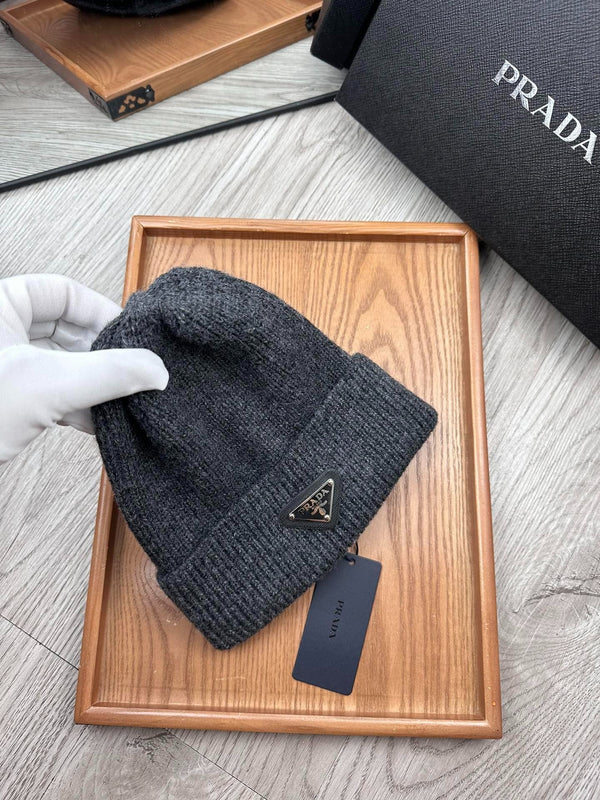 BONNET EN LAINE GRIS ANTHRACITE 332391