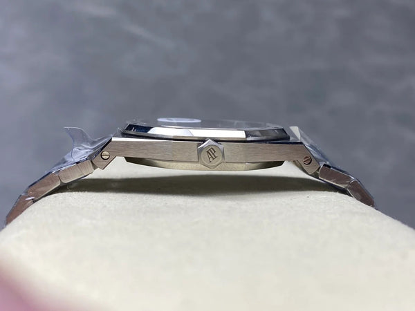 Montre Audemars Piguet Royal Oak en acier blanc 33mm