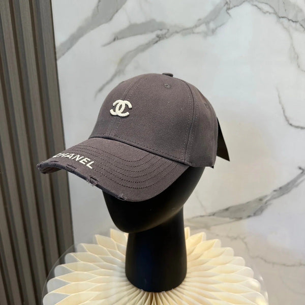 Casquette de baseball en coton Chanel à logo brodé 237396