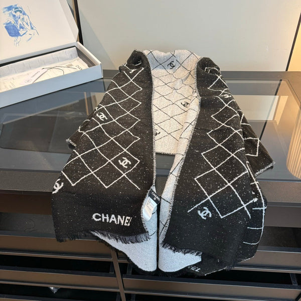 CC 25 Diamond Logo Scarf 198cm Black Sheep Wool 293476