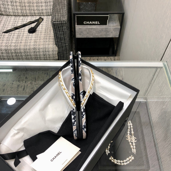 THONG SLIDE IN COLORFUL FLORAL FABRIC