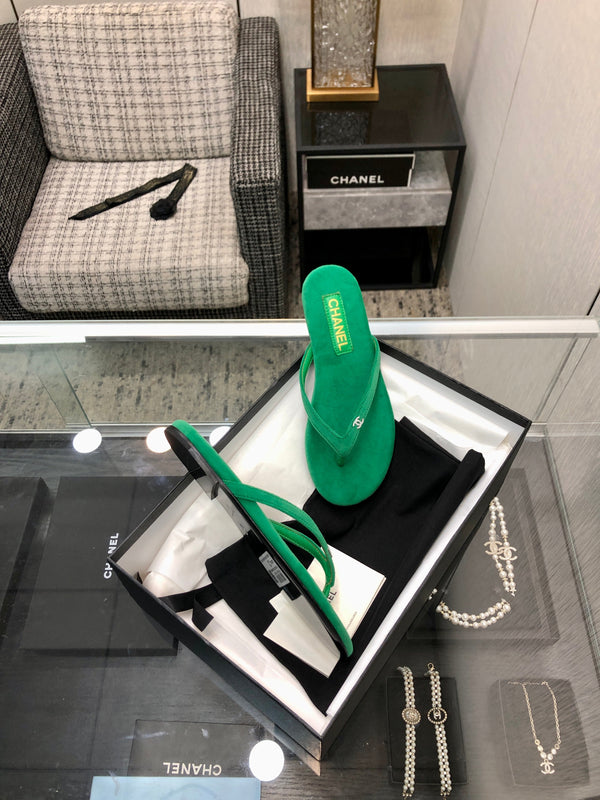 INFRADITO IN CAMOSCIO VERDE SMERALDO