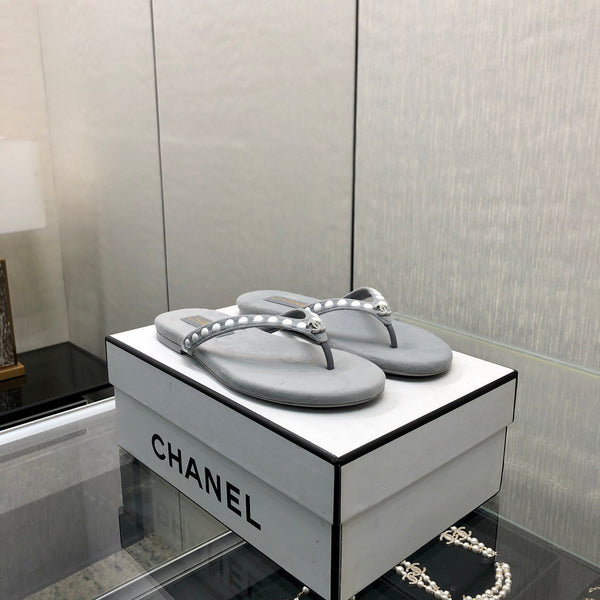 INFRADITO IN CAMOSCIO GRIGIO CHIARO CON PUNTINI BIANCHI