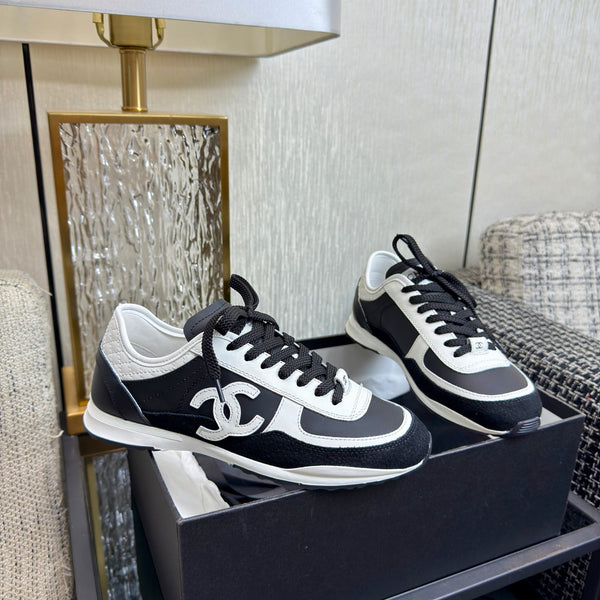 Chanel 2025 Sneaker Black mix White Cowhite & Suede 507458