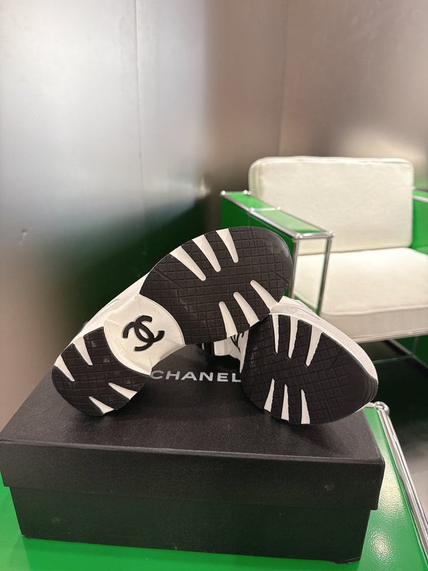 Chanel Low-Top Sneakers 30mm Off-White Calfskin Leather and Mesh 507542