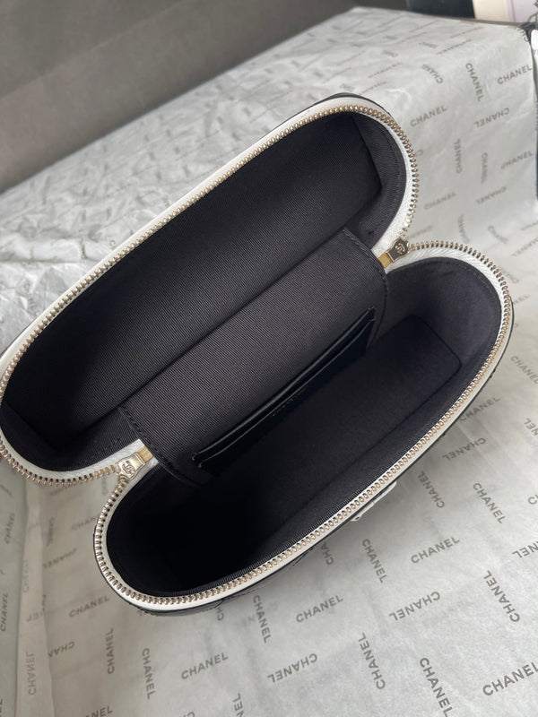 CC Top Handle Long Vanity Case 19.5cm Black Lambskin