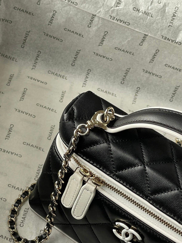 CC Top Handle Long Vanity Case 19.5cm Black Lambskin