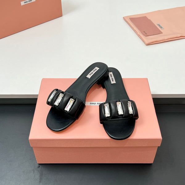 Miu Slipper 10mm con diamanti in pelle nera 223454