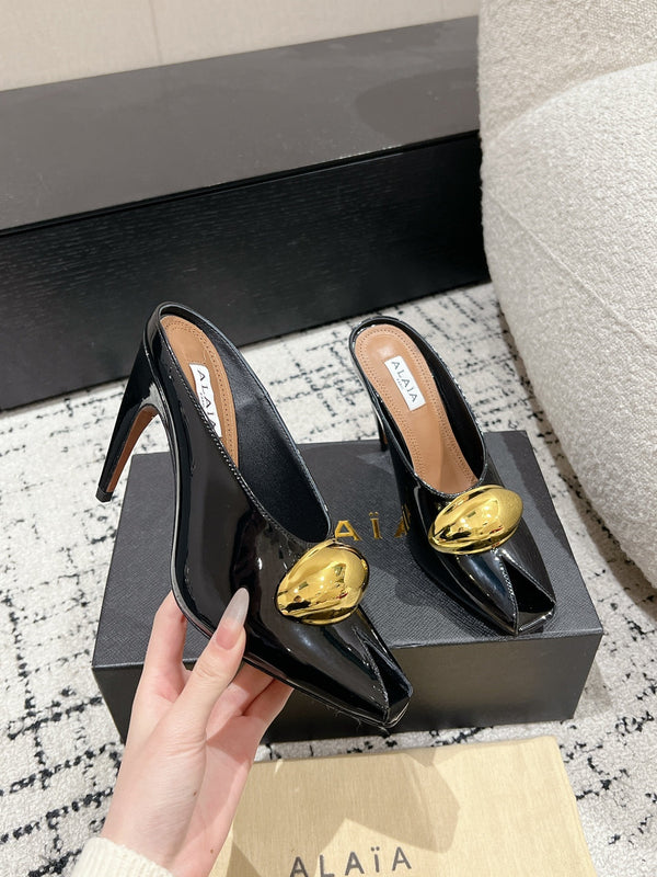 Alaia 25 Azzedine Mules con tacco alto e dettagli dorati Pelle di vitello nera lucida 293188