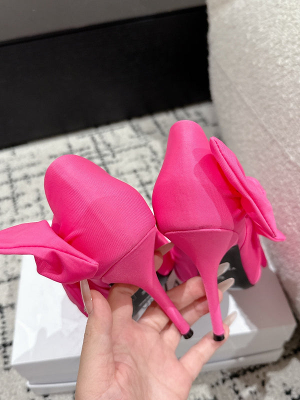 KNIFE KNOT 95MM PUMP IN BRIGHT PINK STRETCH CUPRO AND NYLON JERSEY