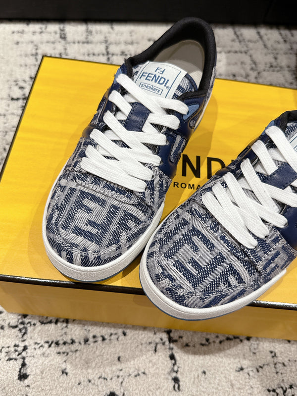 Baskets Fendi Match en jean bleu 679610