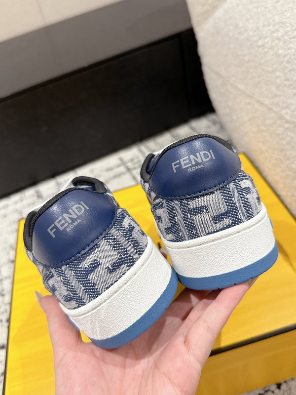 Baskets Fendi Match en jean bleu 679610