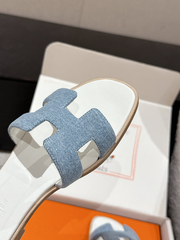 HM 25 Oran Sandal White Calfskin Blue Denim
