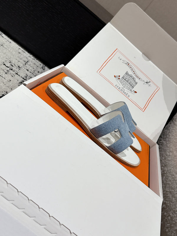 HM 25 Oran Sandal White Calfskin Blue Denim