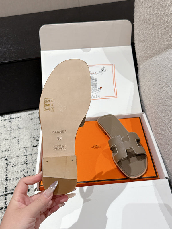 HM 25 Oran Sandal Etoupe Epsom