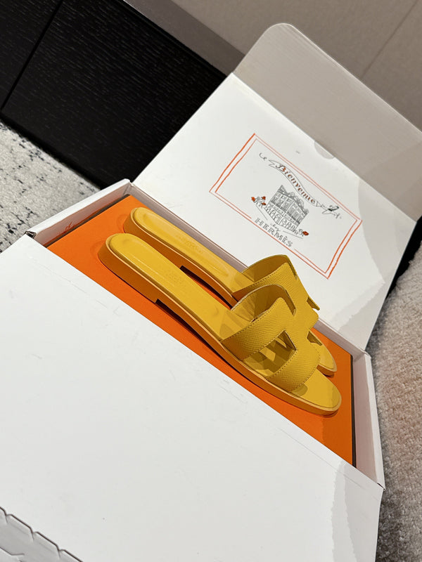 HM 25 Oran Sandal Dark Yellow Epsom