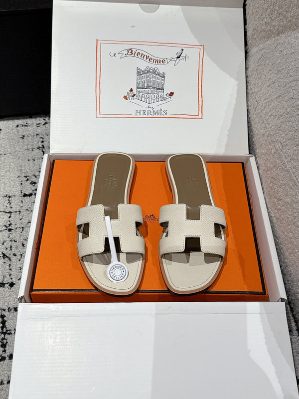 HM 25 Oran Sandal Cream Epsom Etoupe Calfskin