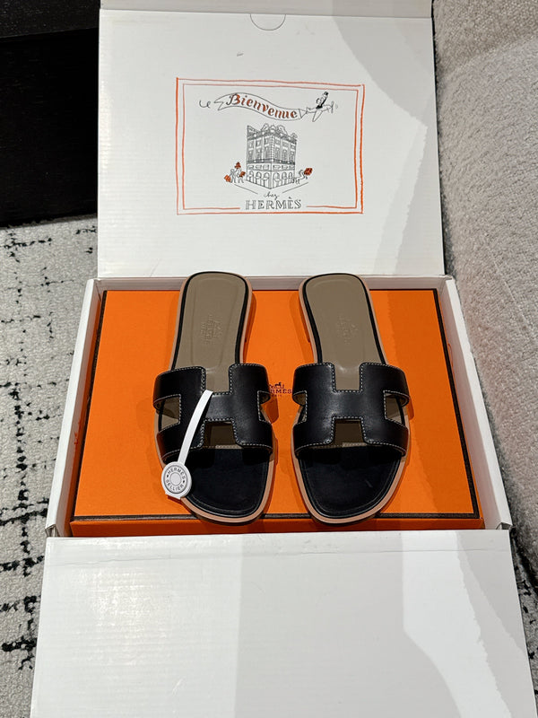 HM 25 Oran Sandal Black Etoupe Calfskin