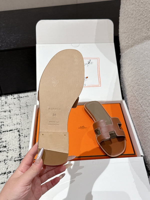 HMS 25 Oran Sandal Dark Brown Etoupe Calfskin