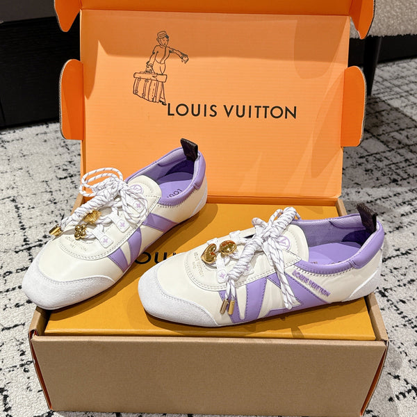 Sneaker stile ballerina LV Sneakerina in vacchetta bianca viola 383382