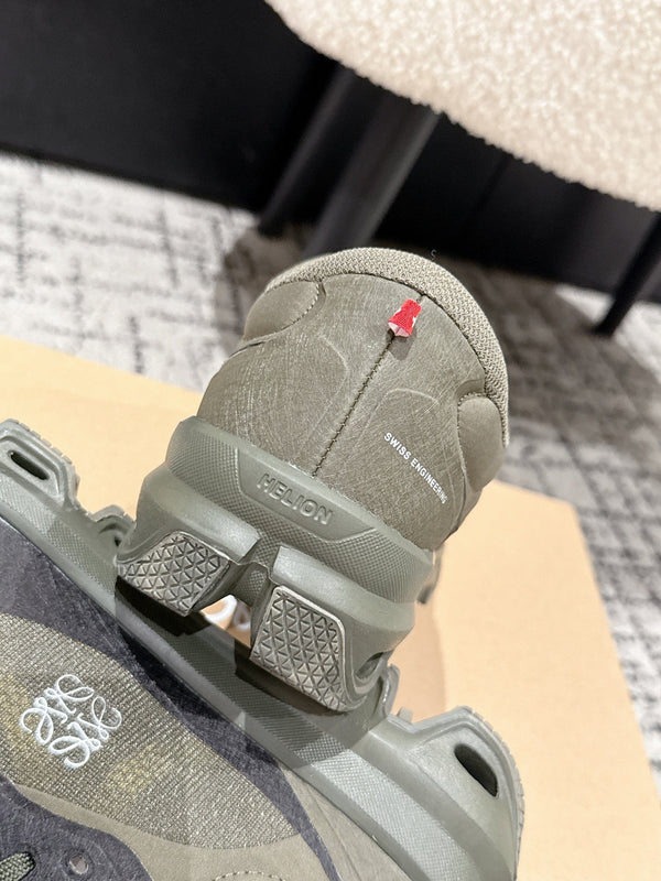 Loewe Ballet Runner 2.0 Sneaker Khahi Green Suede 500517