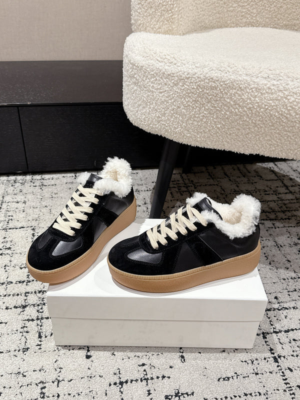 MM Platform Chaussures d'entraînement allemandes 50mm Daim noir Fourrure de mouton 558418