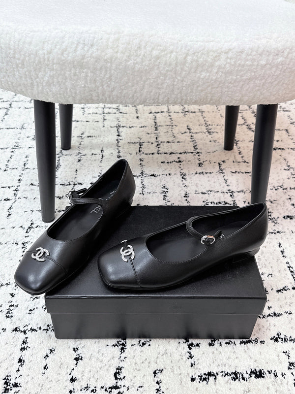 CC 25B Escarpins MaryJane Mouton Noir
