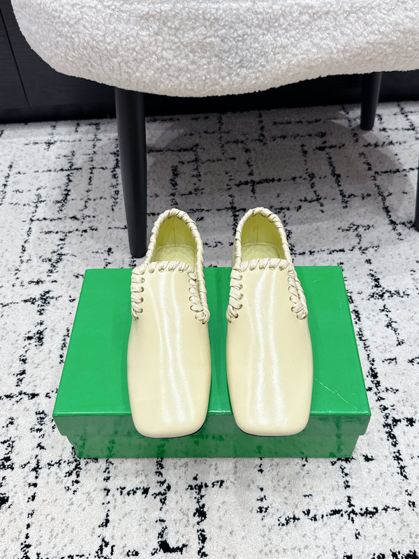 BV Sabato Loafers Flat Lemon Yellow Glossy Leather 769998
