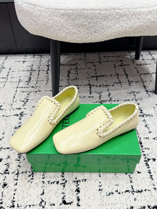 BV Sabato Loafers Flat Lemon Yellow Glossy Leather 769998