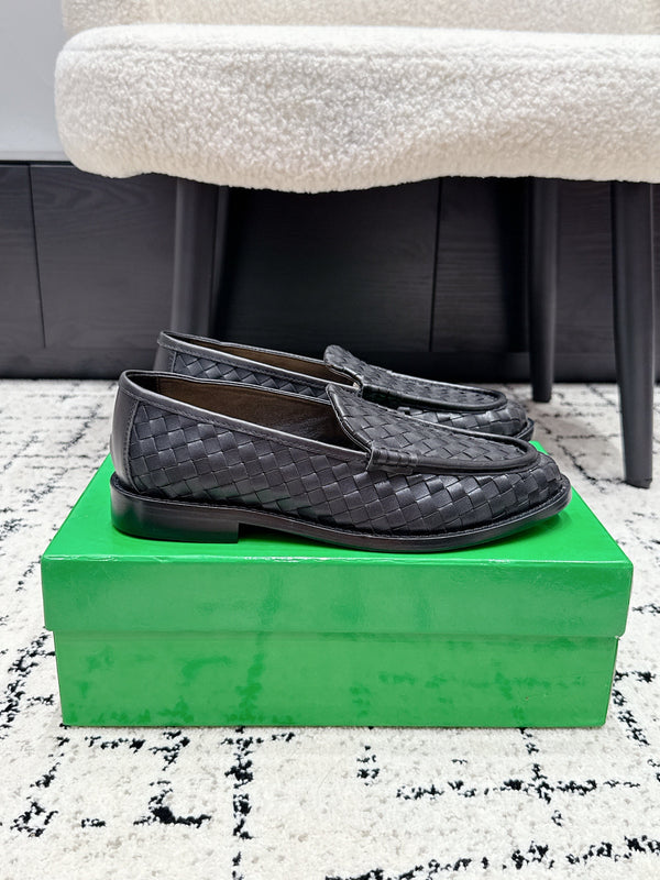 BV Silenzio Loafer Black Woven Leather 769993