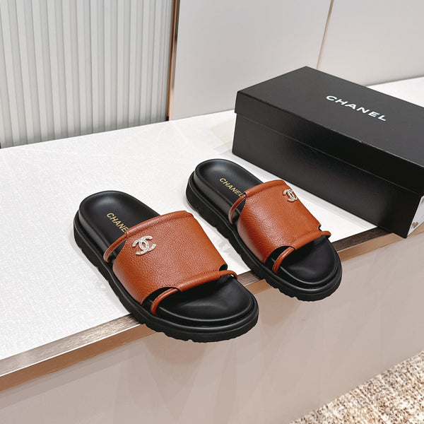 CC Flat Slip-on Sandals Brown Grain Leather 798337