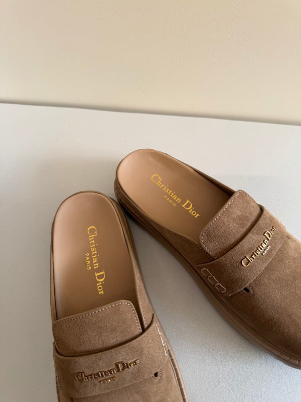 Mules CD Boy en suède pleine fleur marron