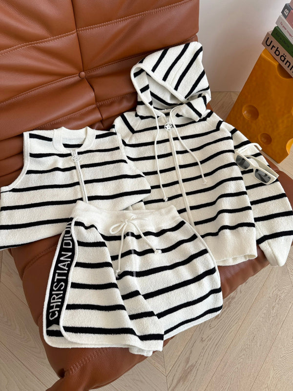 CD 25 Set White Black Stripes Cotton