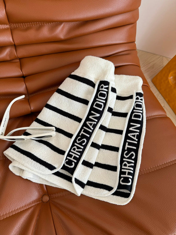CD 25 Set White Black Stripes Cotton