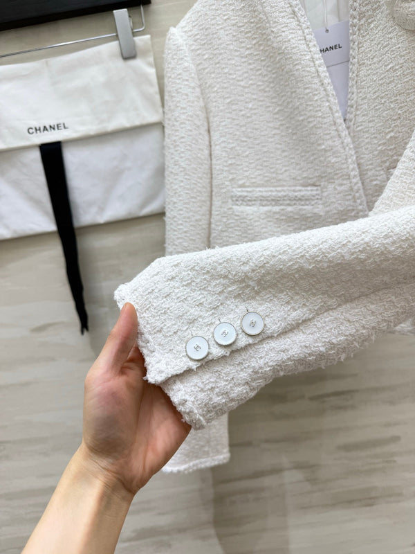 CC 26s Tweed Camellia Brooch Cropped Jacket White 438867