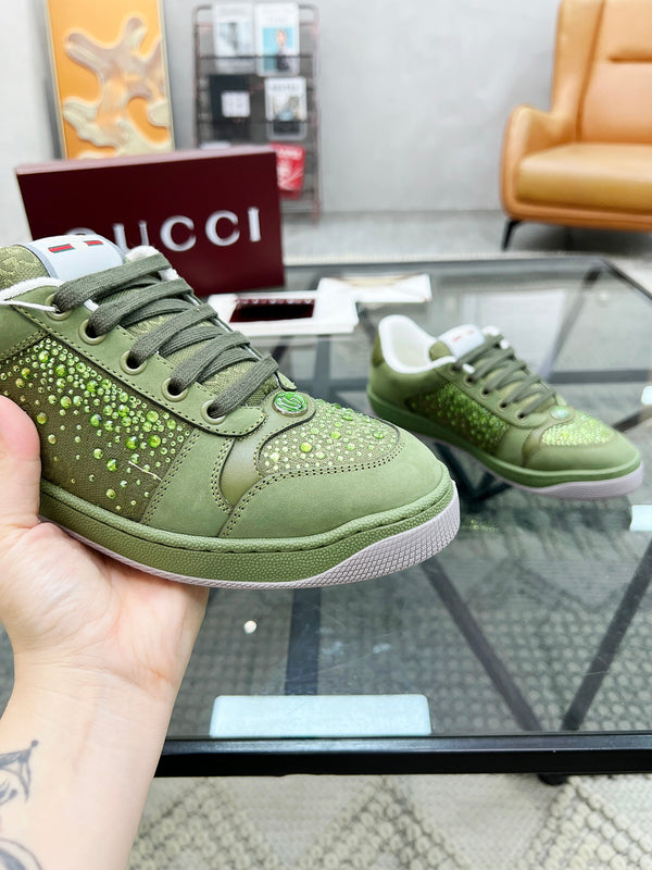 Sneaker GG Screener da uomo in pelle di vacchetta verde diamante 559029