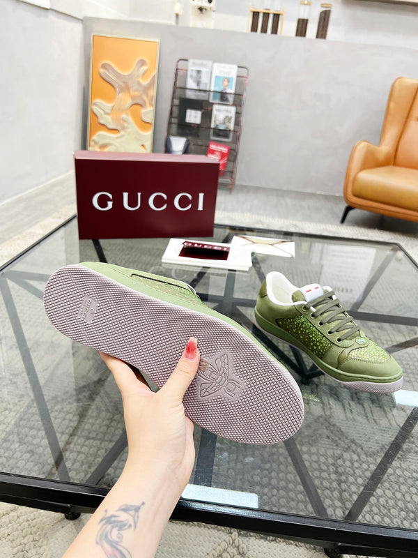 Sneaker GG Screener da uomo in pelle di vacchetta verde diamante 559029