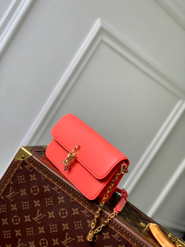 Wallet On Chain LV Bloom 20cm Red Calfskin 250363