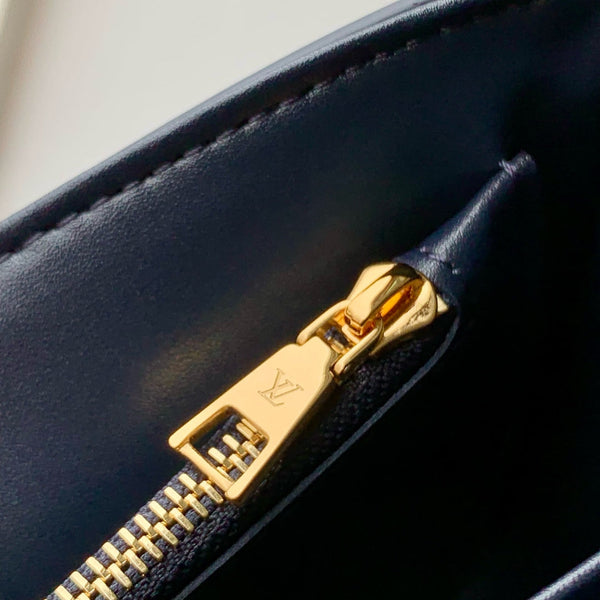 Twist MM Slim 23cm Dark Blue Calfskin 251410