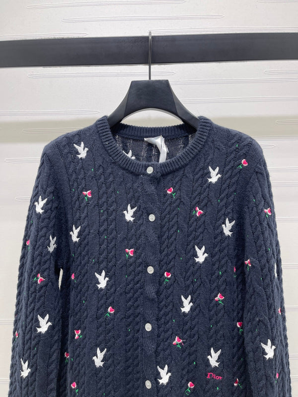 CD SS26 Cardigan en maille brodée à col rond Cachemire bleu marine 351073